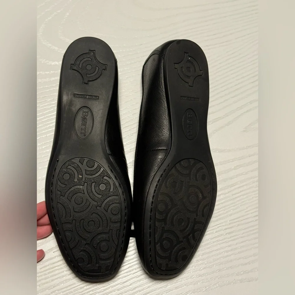 Born Women's Classic Black Leather Flats - Picture 5 of 7